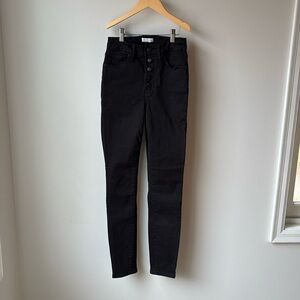 Good American Brand. Size 2/26. Black stretchy skinny jeans.
